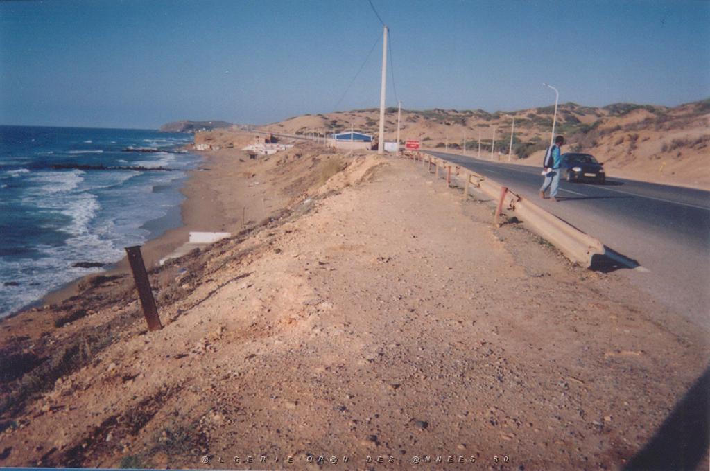 VOYAGE DU 09 2005 017 BOU SFER LA GRANDE PLAGE.JPG